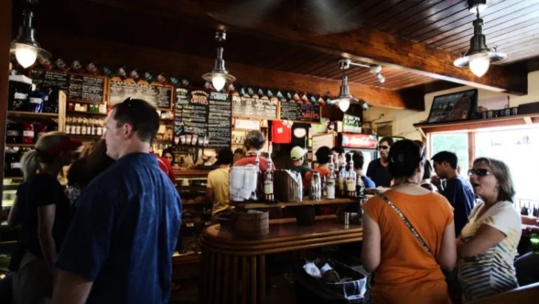 Mastering Small Talk: The Ultimate Guide with Conversation Topics and Tips