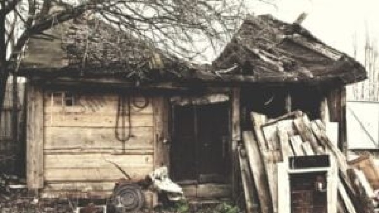 Woman Inherits "Worthless" House - Makes Shocking Discovery Inside Prompting a Call to the Police