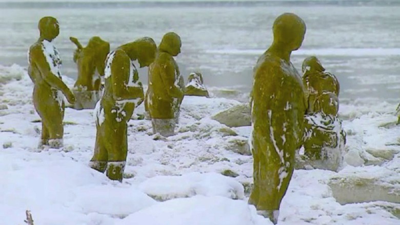 An Unexpected Art Exhibition Unveiled in the Midst of Chaos