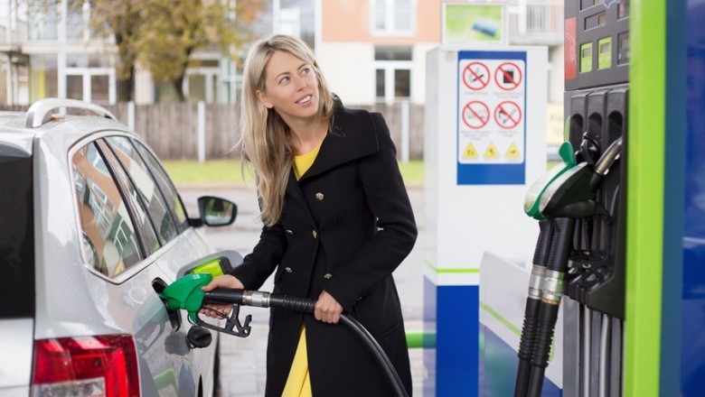 Shocking Gas Station Incident - Woman's Bizarre Behavior Leaves Man Pale!