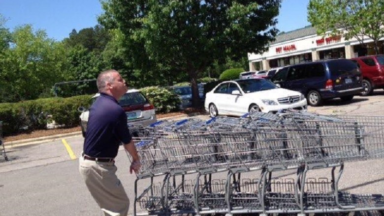 Waiter's Unforgettable Act of Compassion for a Guest with Cerebral Palsy Will Warm Your Heart
