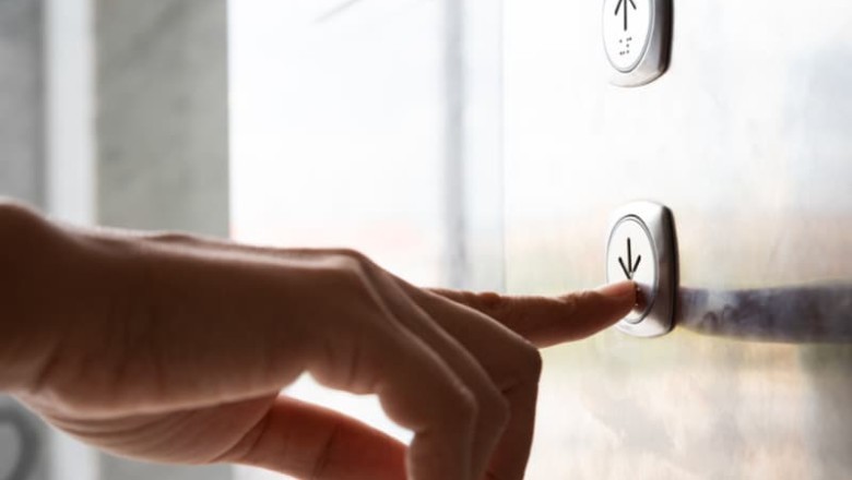 Mystery Unfolds in the Elevator: Woman's Strange Behavior Leaves Man Stunned