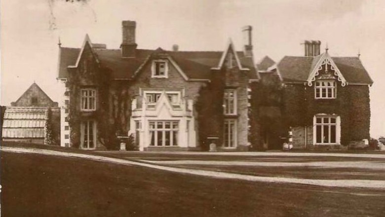 Uncovering Hidden History: Couple Reveals Stunning Secret Beneath Their Carpet