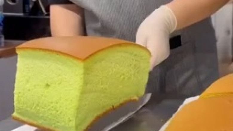 Irresistibly Fluffy Pandan Cake: A Heavenly Treat!