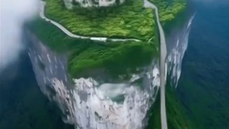 Discover the Untamed Beauty of China's Nature: A Journey Through Breathtaking Landscapes!