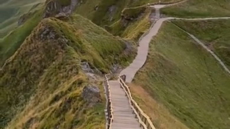 Fanjing Shan: Discover the Majestic Peak of China!