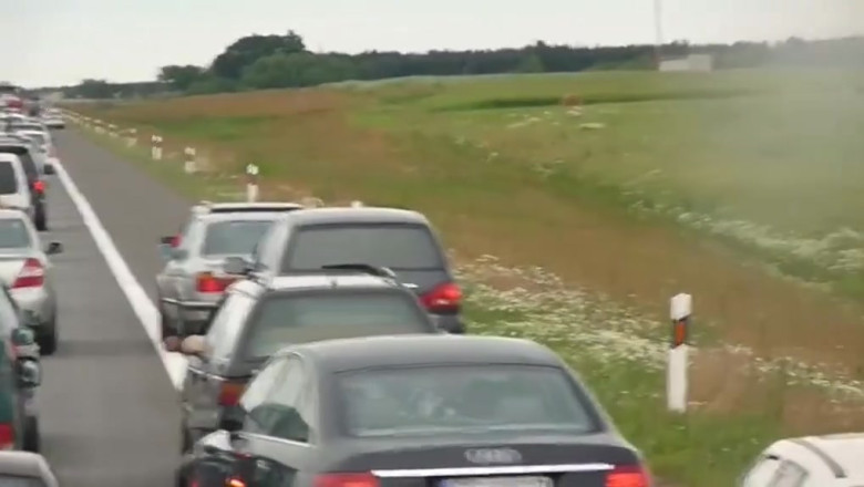 Epic Traffic Jam: You Won't Believe This Crazy Commute!